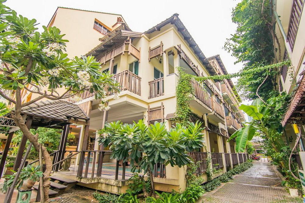 Sutus Court 3 Hotel Pattaya Exterior photo