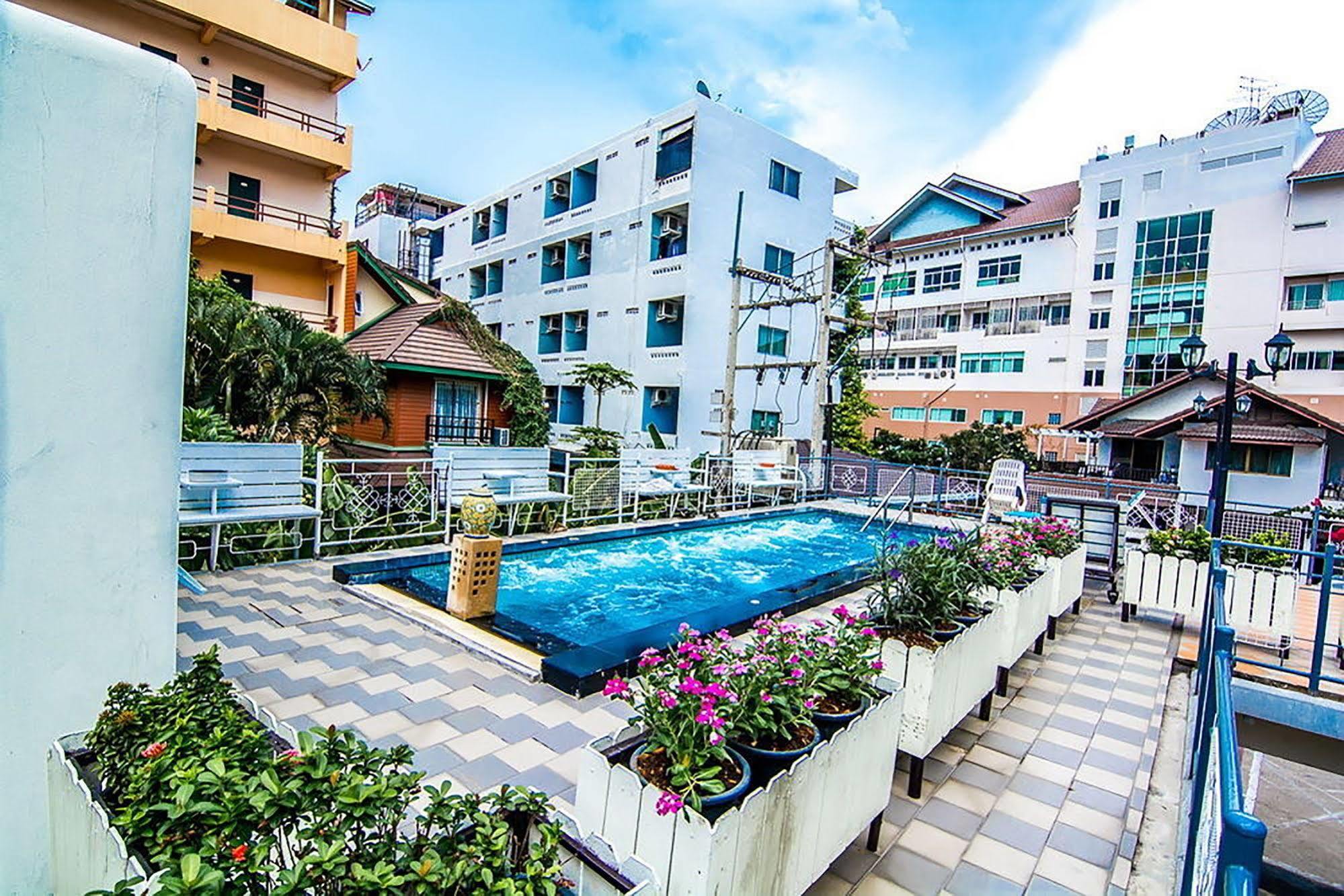Sutus Court 3 Hotel Pattaya Exterior photo